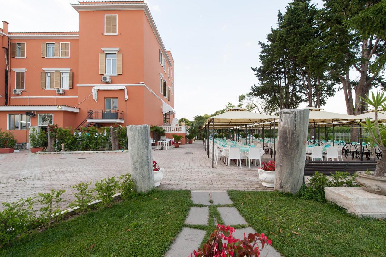 Il Postiglione Hotel - Sala Ricevimenti Minturno Eksteriør billede